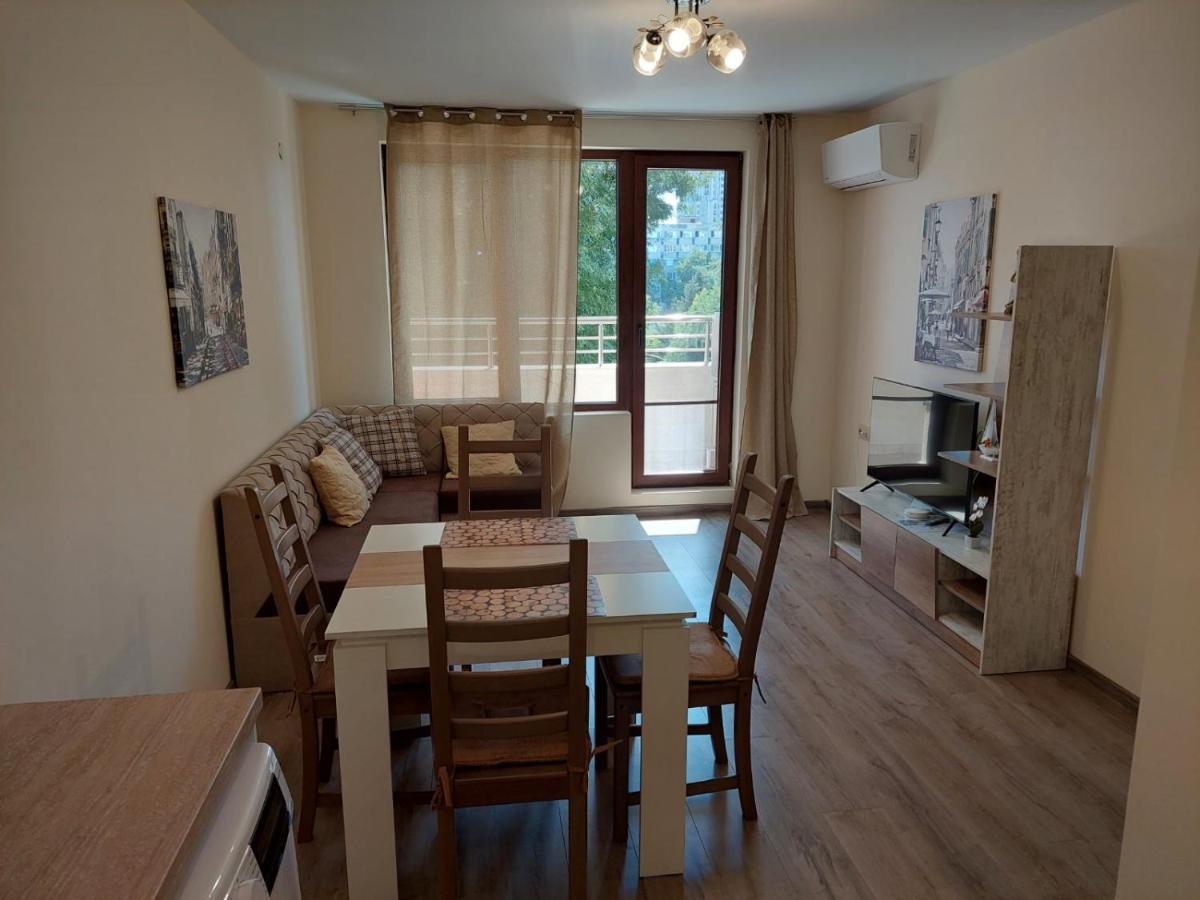 Апартаменти За Гости Делукс Burgas Stad Buitenkant foto